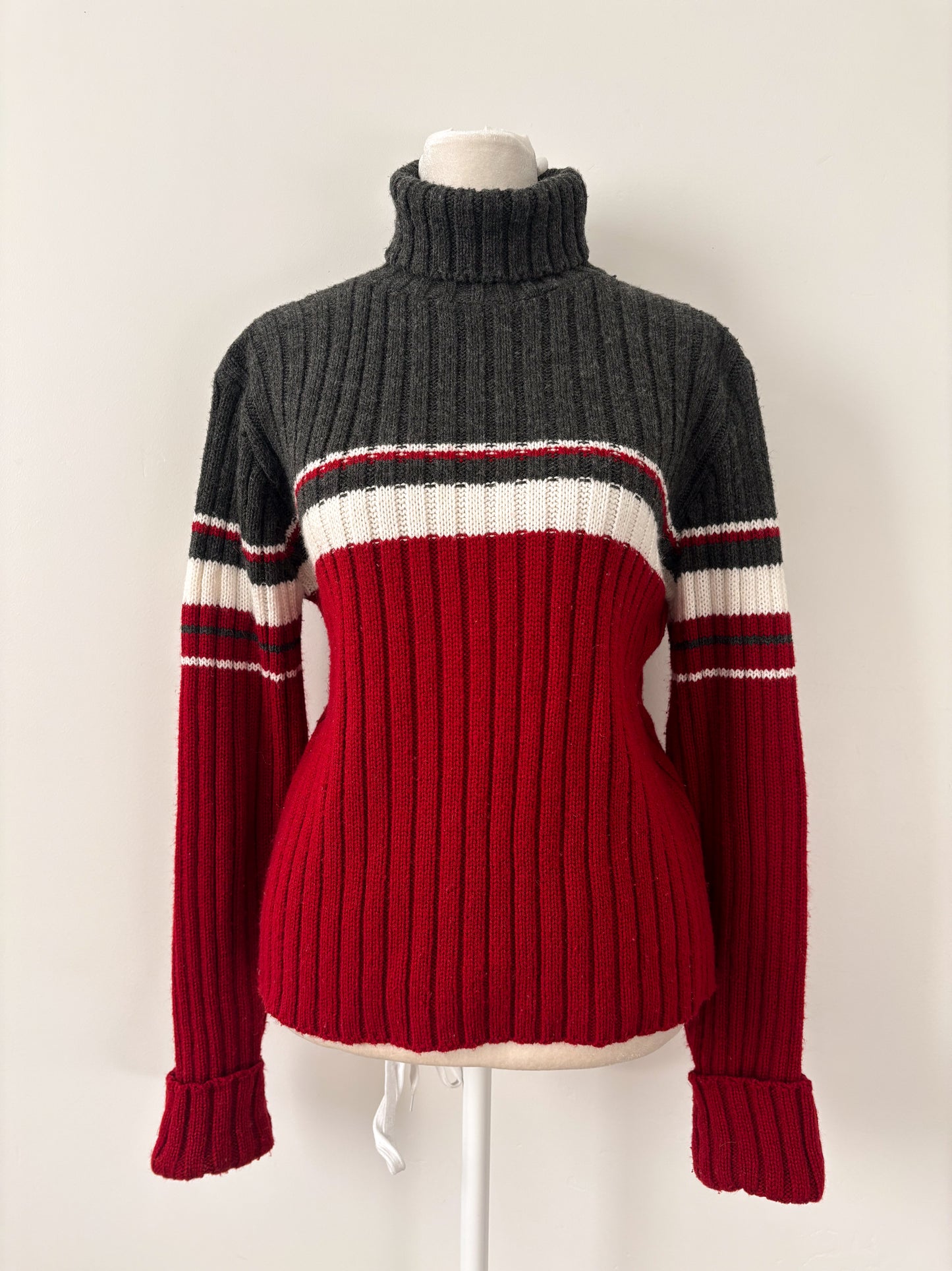 Red & gray turtleneck-M