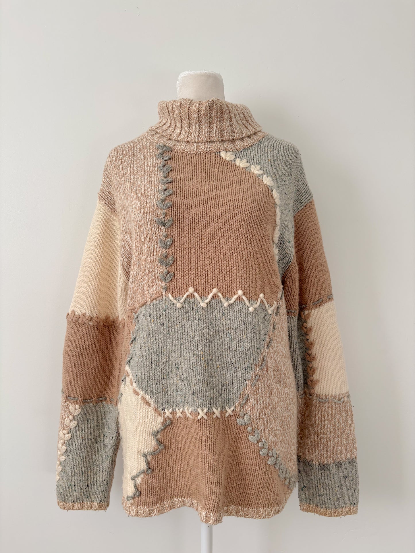 Knit embroidered sweater-M