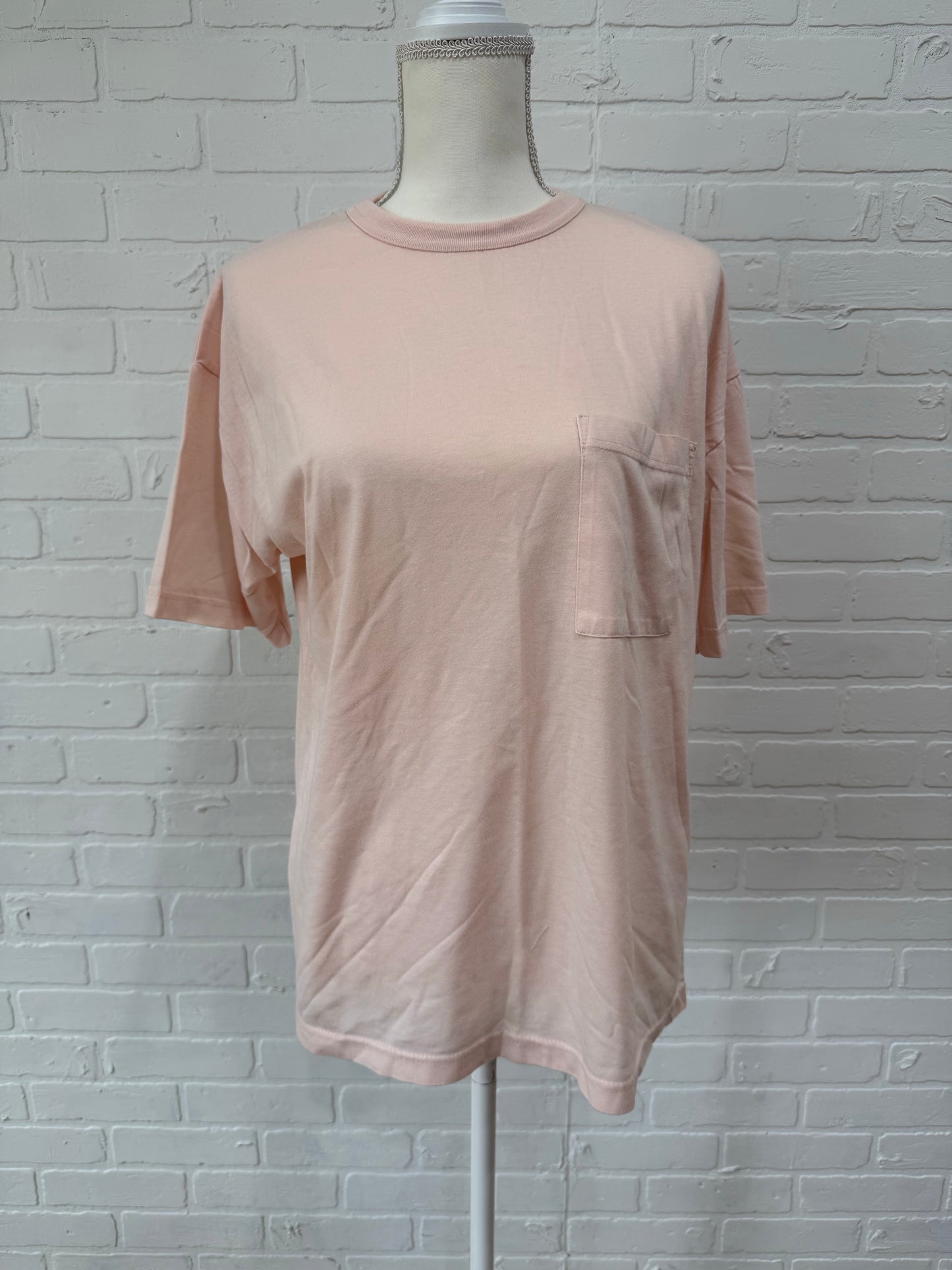 Favorites pink pocket tee - L