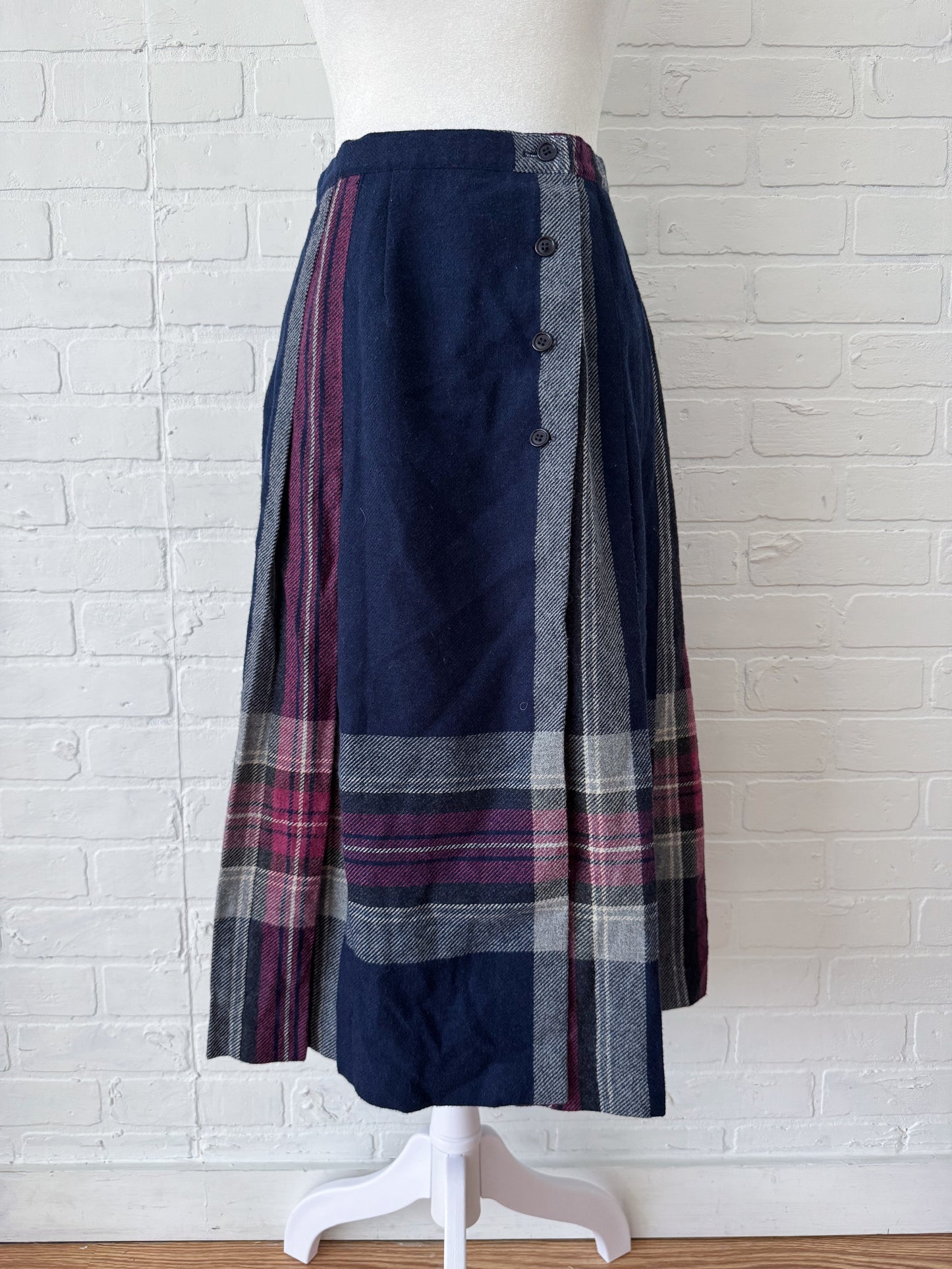 Navy blue & purple plaid skirt - s