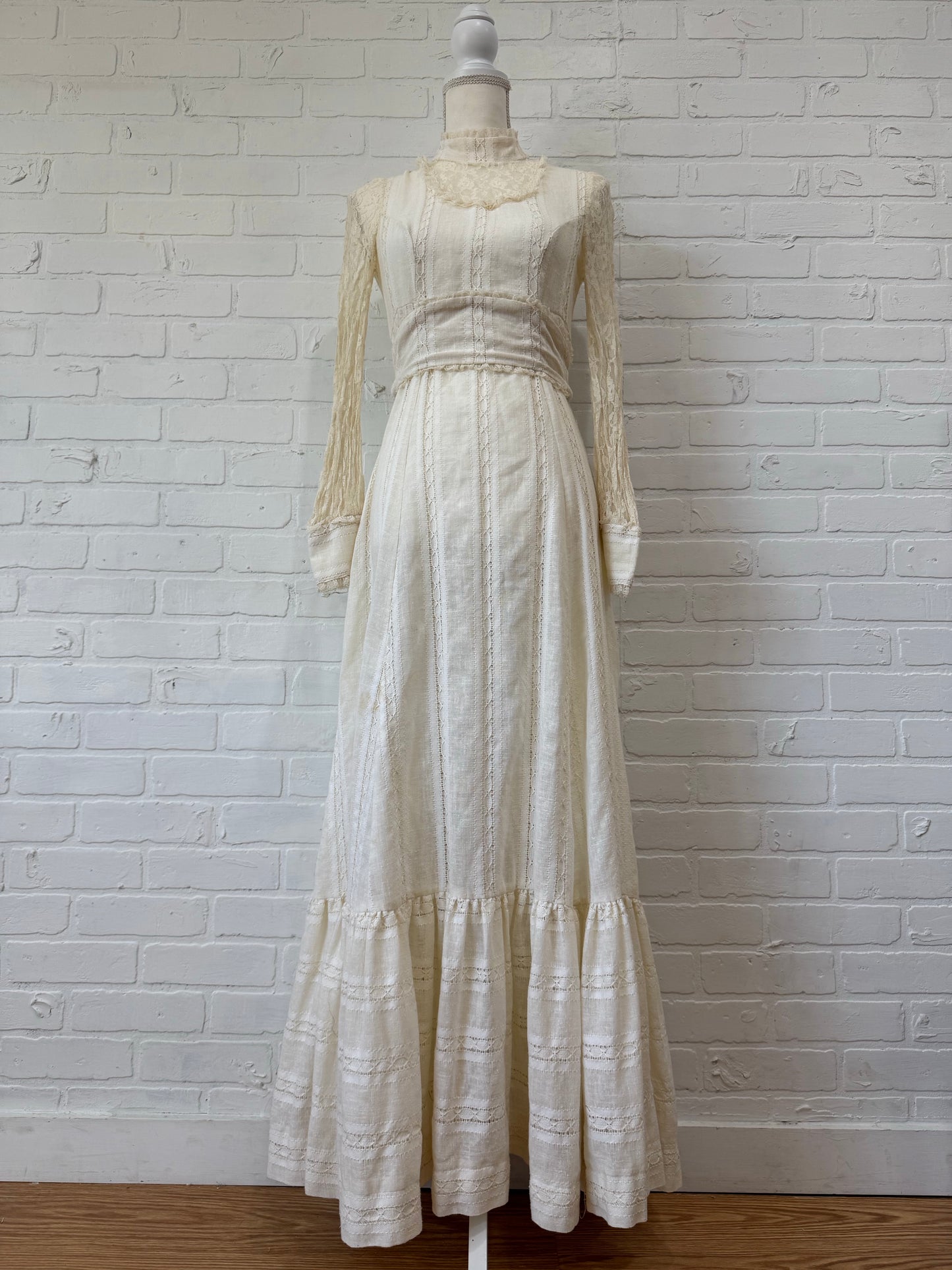 Cream wedding dress-S