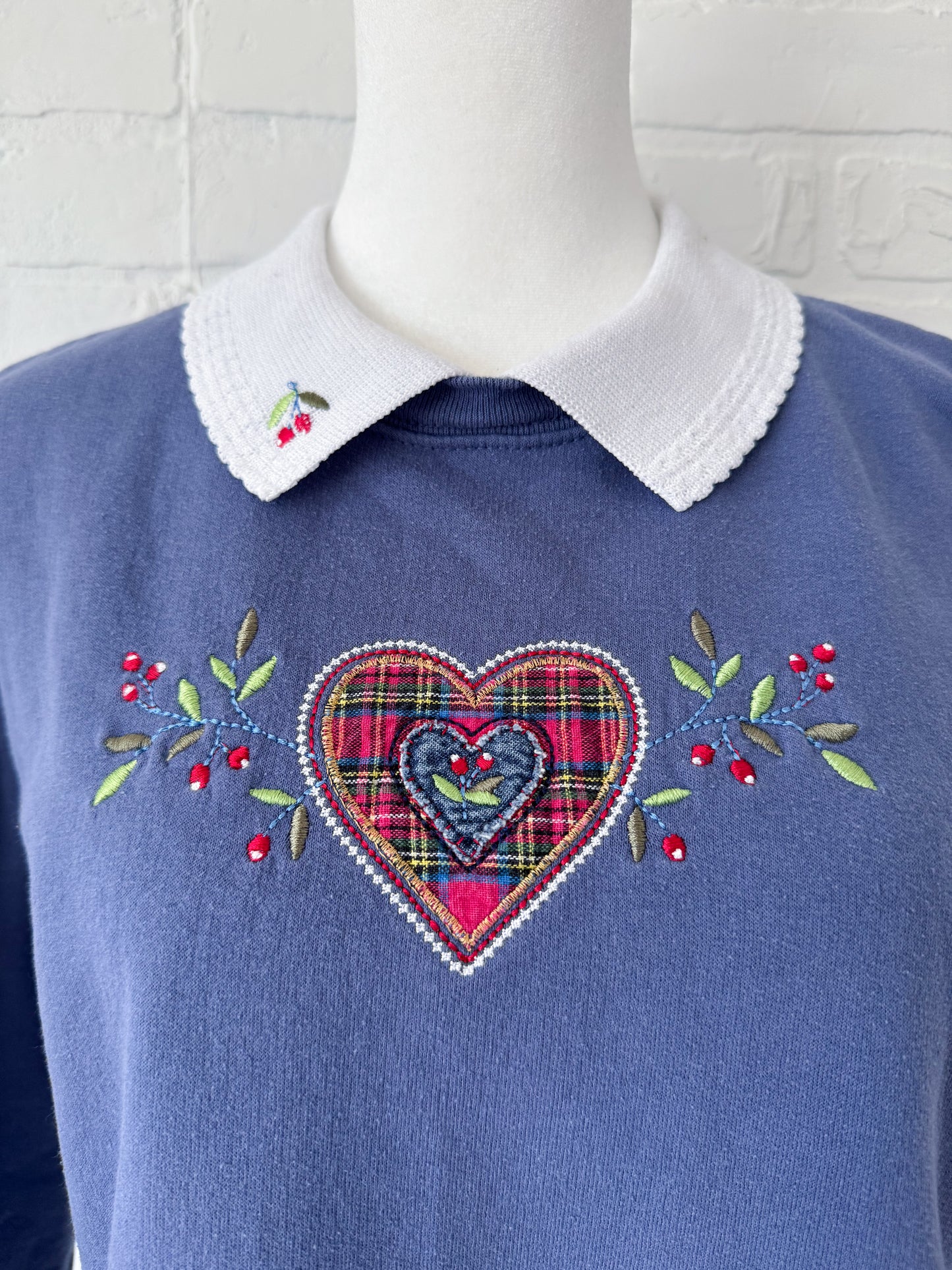 Cherry sweater - m