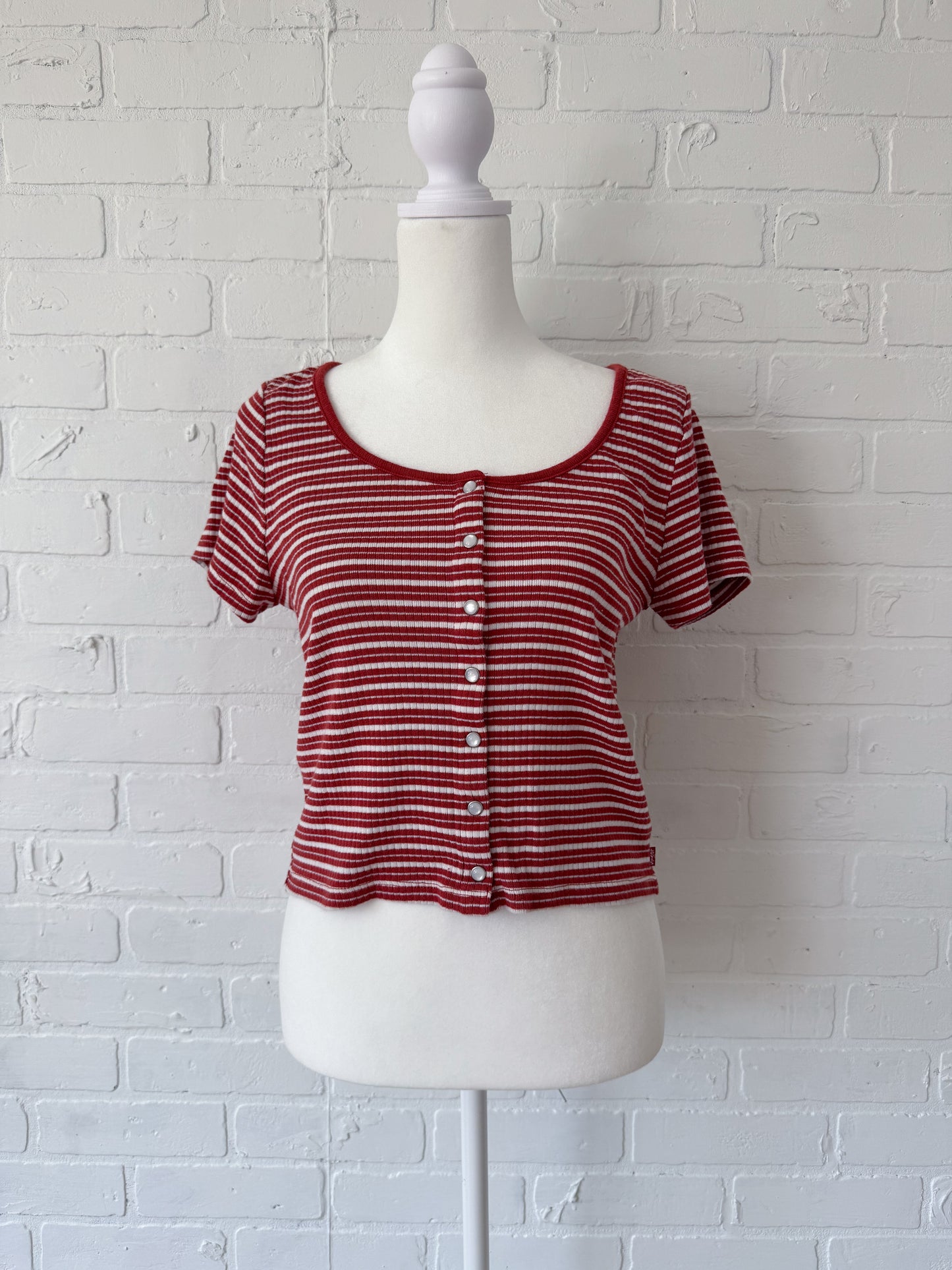 Red Levi’s striped shirt - m
