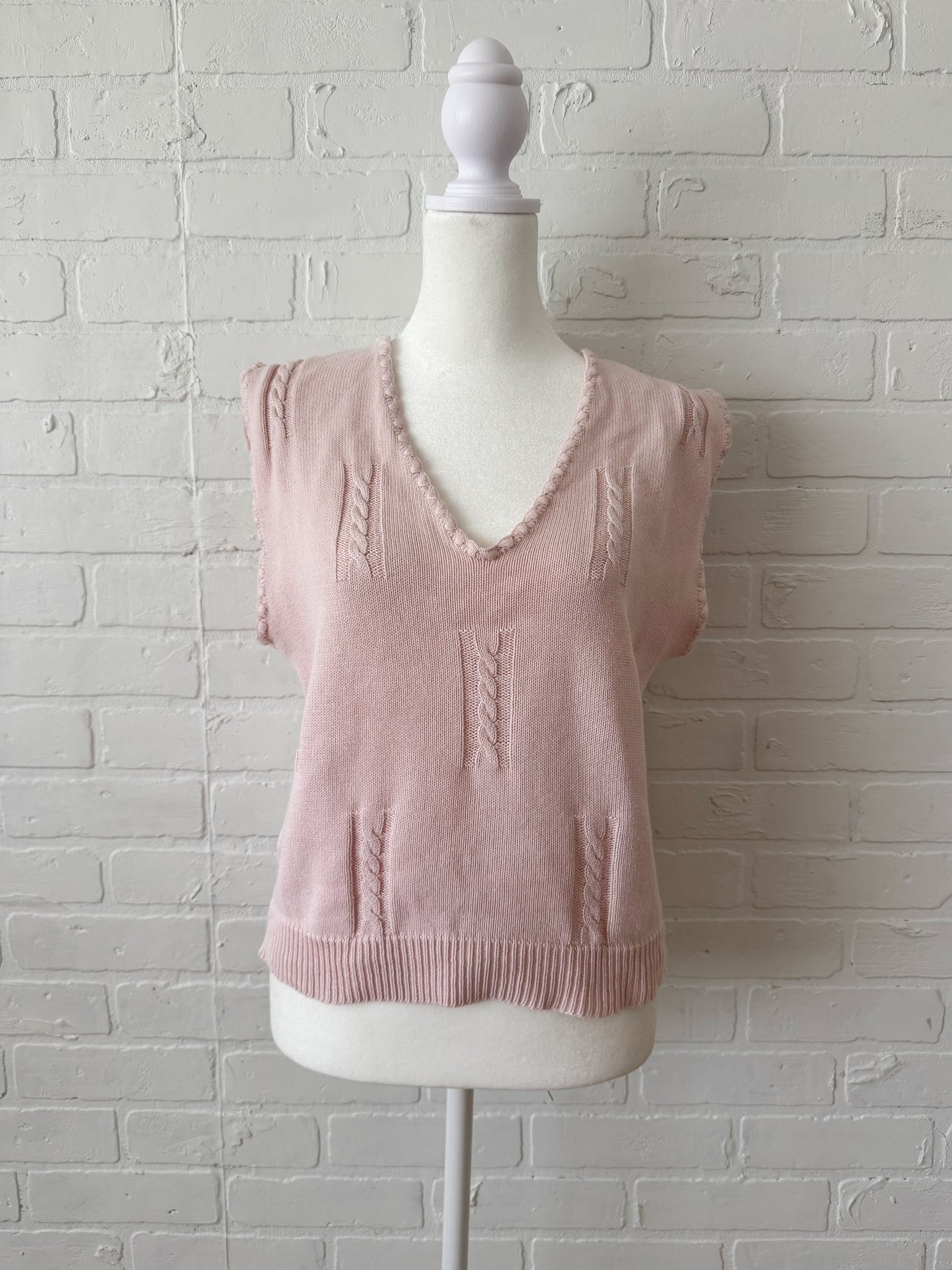 Pink sweater vest - m