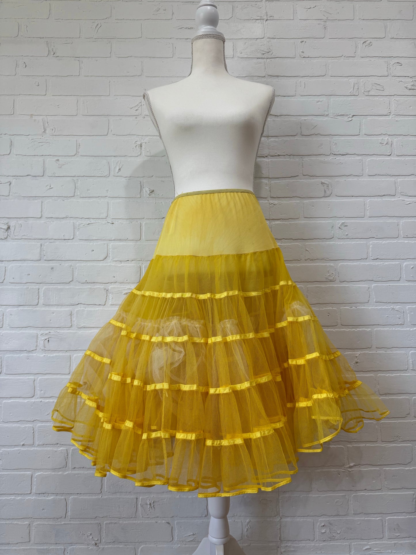 Yellow tulle skirt-m