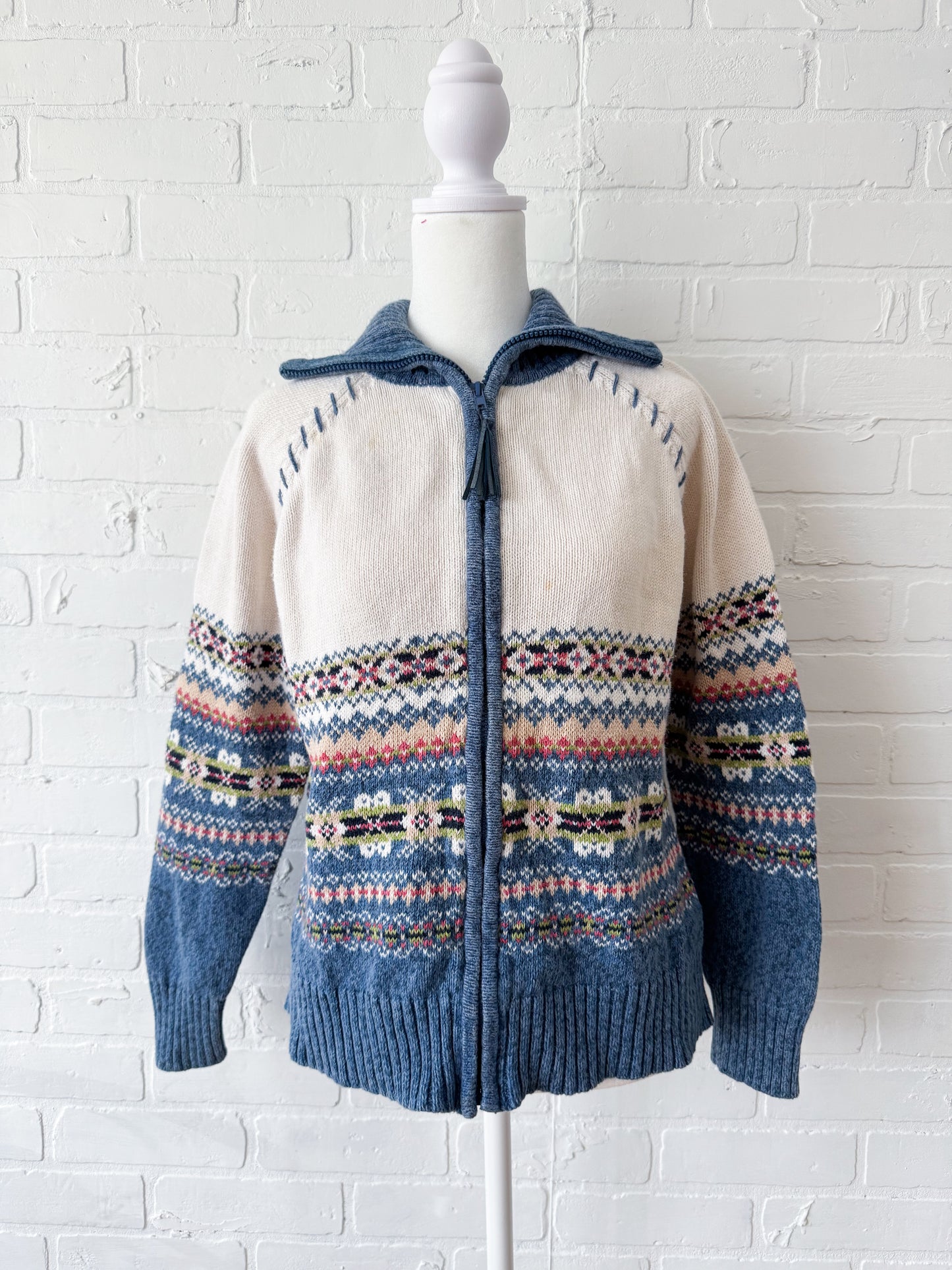 Tiara zip up sweater - m