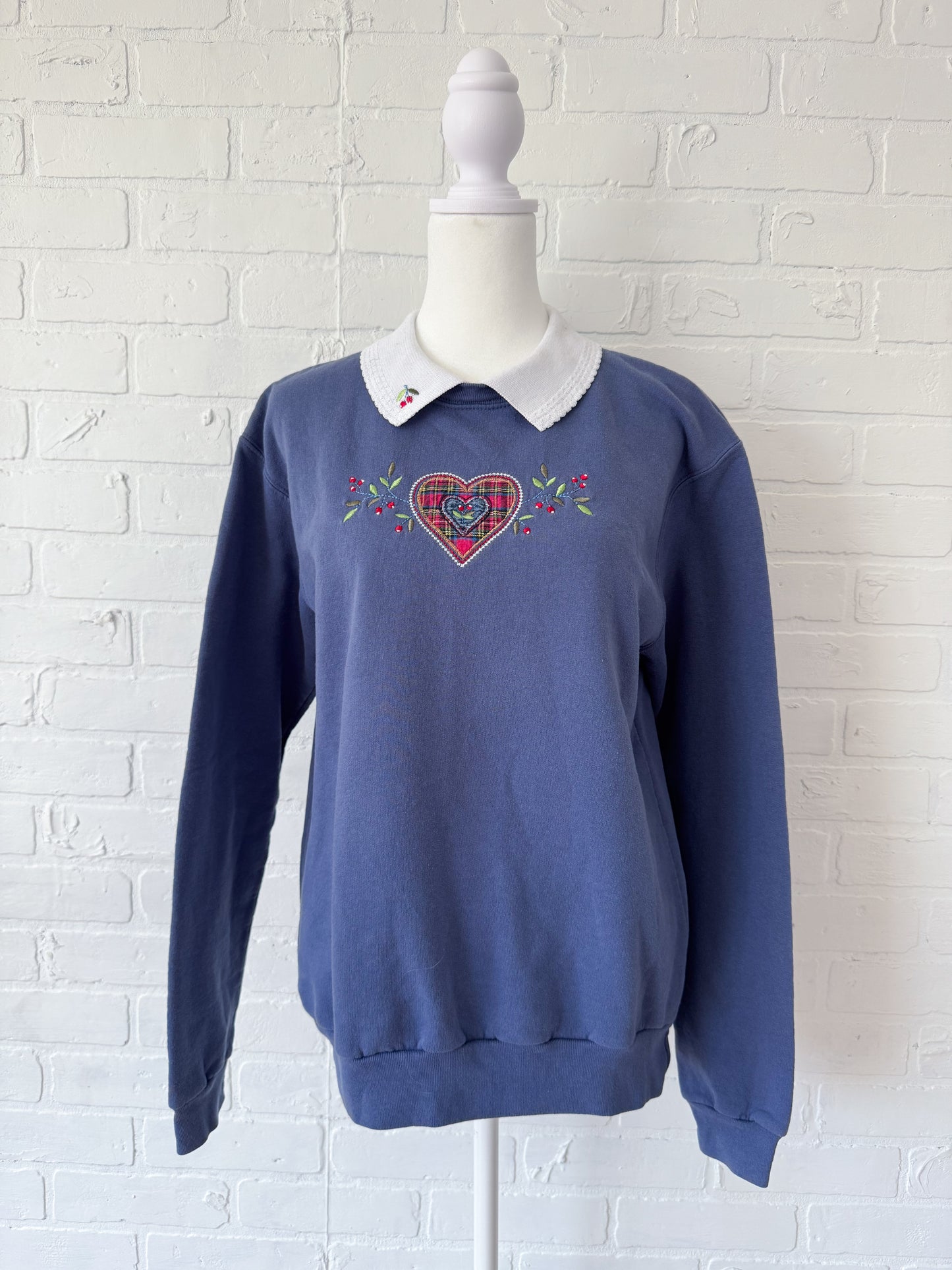 Cherry sweater - m