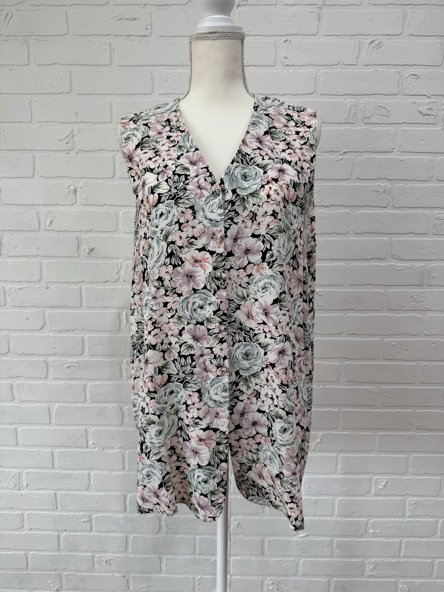 Ricki’s floral top - XL