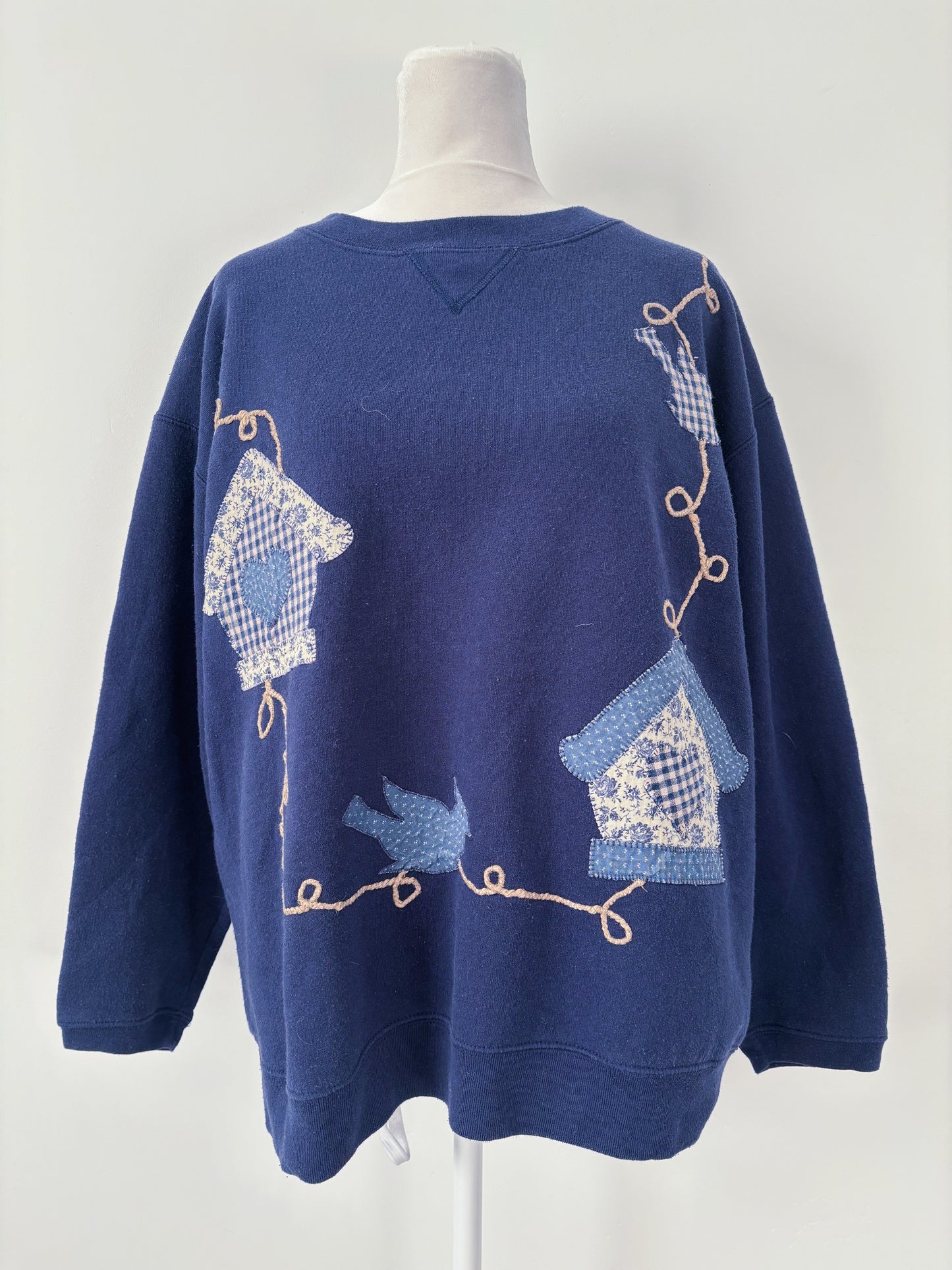 Navy patch birdhouse sweatshirt-M