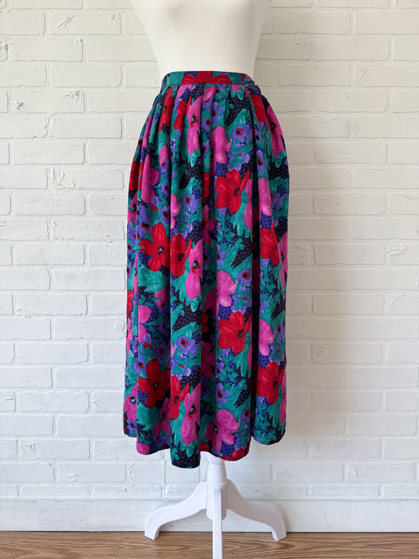 Floral silk skirt - s