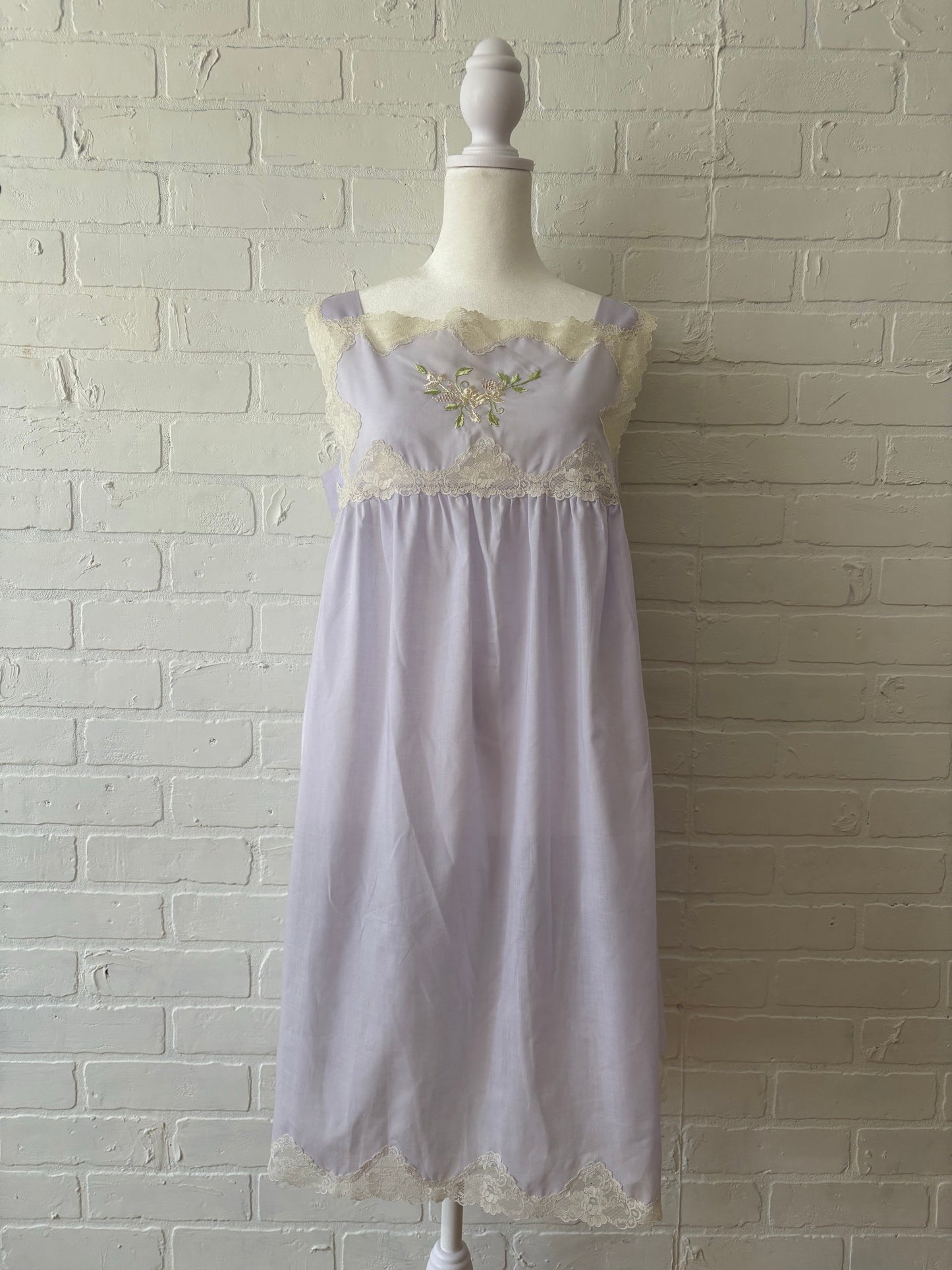 Purple embroidered dress - L