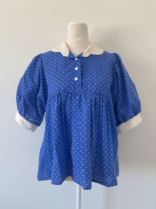 Blue floral top - L
