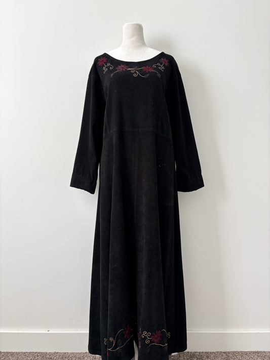 Black embroidered long sleeve maxi-S