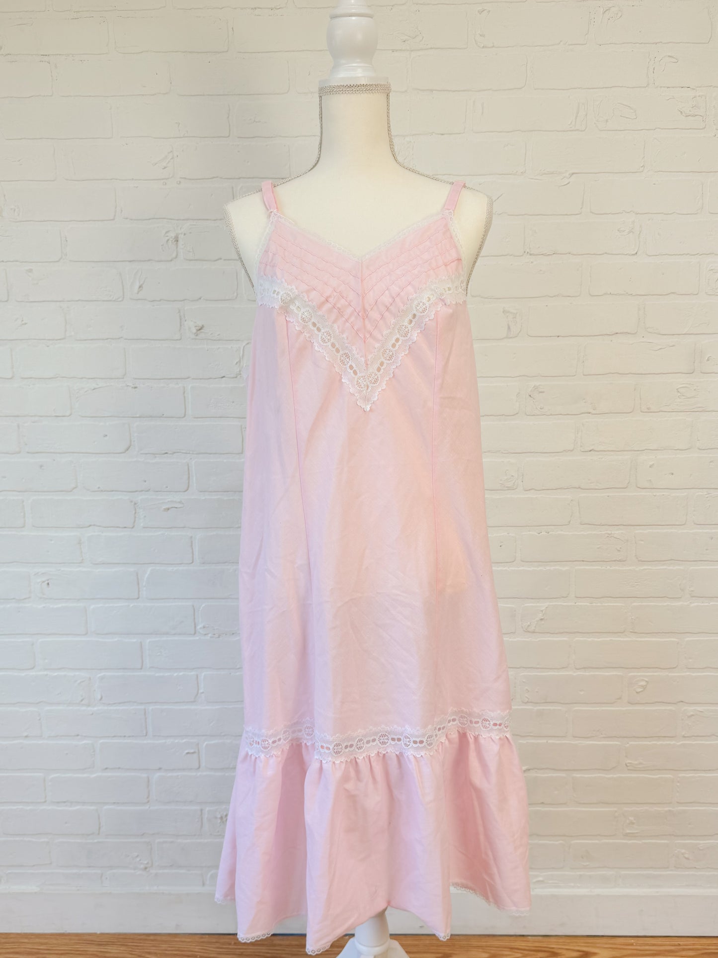 Pink lace trim dress - m