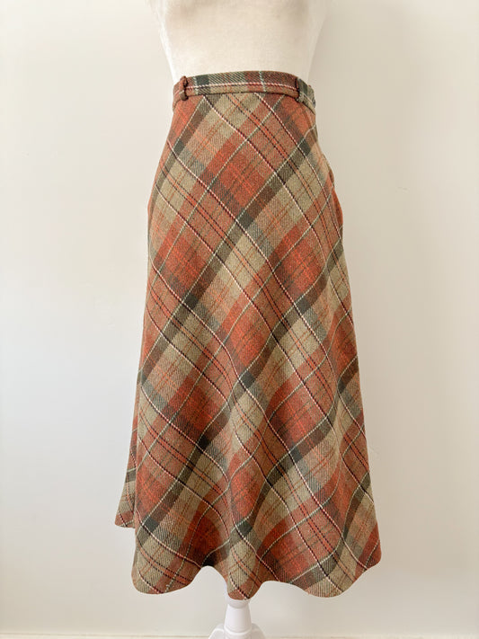 Brown plaid skirt - m