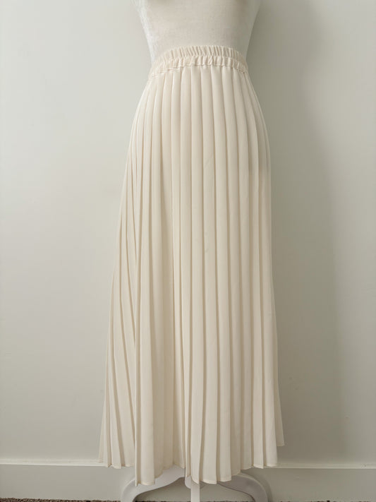 White pleated skirt-ML