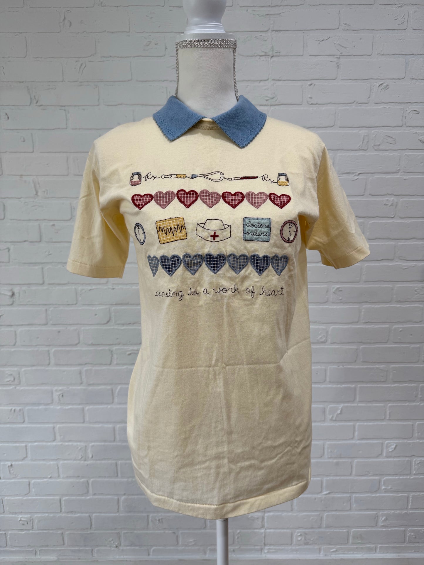 Collared nurse tee - m
