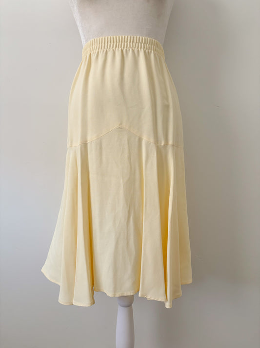 Butter yellow skirt - m