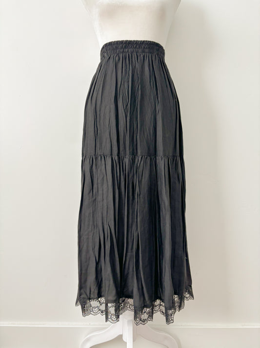 Black tiered lace trim skirt-Large